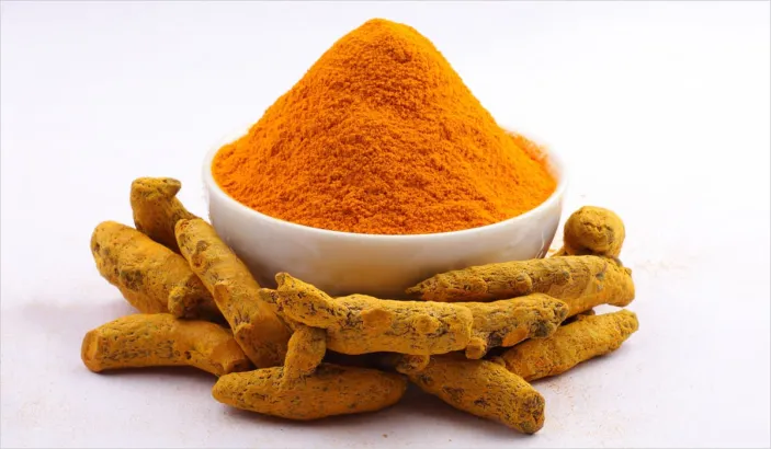 Tuberbules et poudre de curcuma