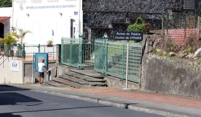 Entrance to the ruins of Saint-Pierre