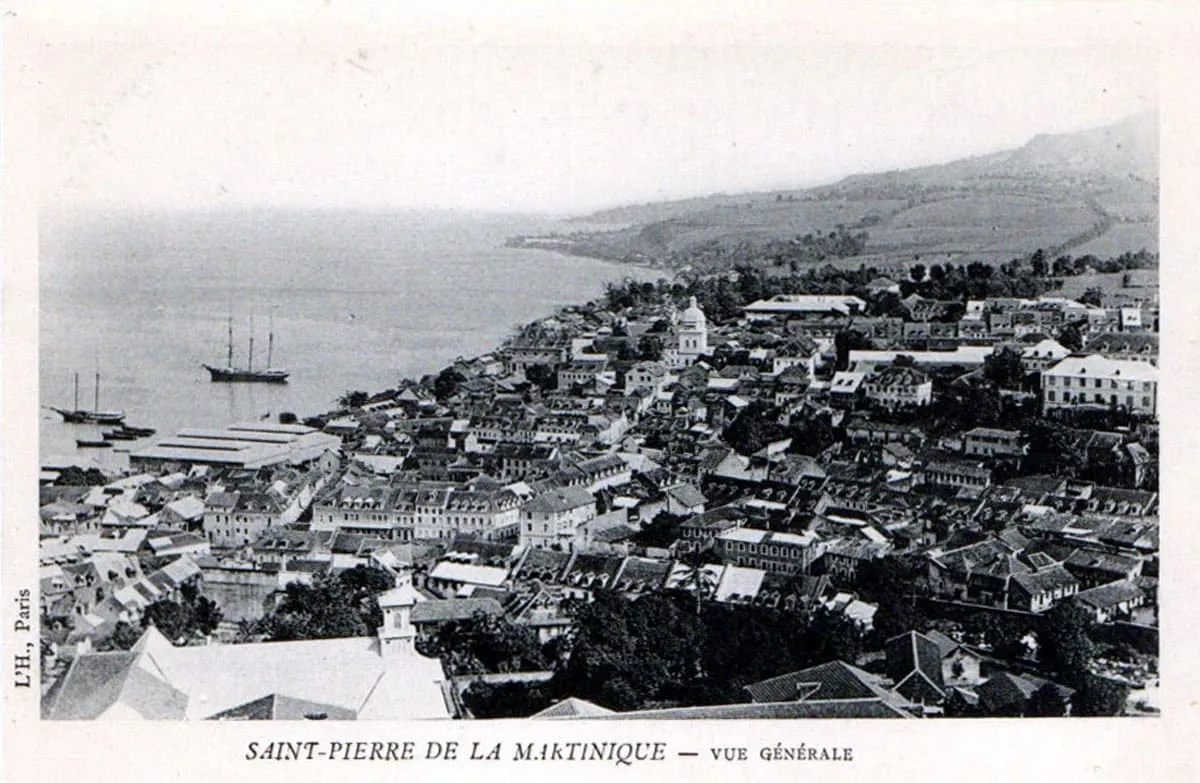 Vue de Saint-Pierre avant 1900